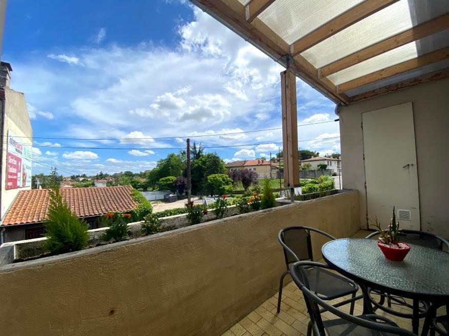 Appart Aux Deux Colombes Avec Balcon Et Garage Pamiers Exterior photo
